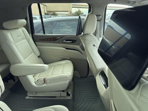 2022 Cadillac Escalade ESV Premium Luxury Platinum