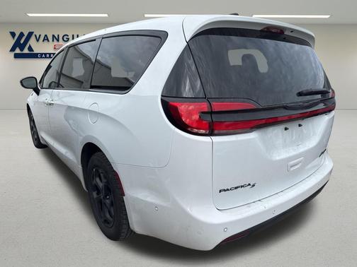 2024 Chrysler Pacifica Hybrid S Appearance Pkg