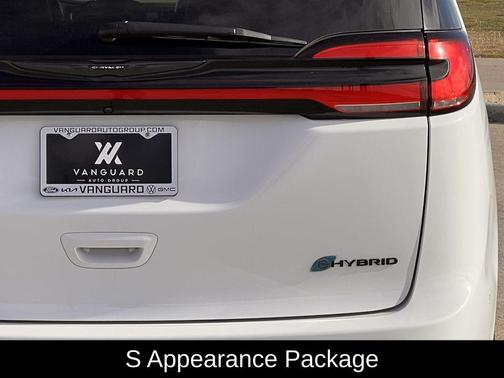 2024 Chrysler Pacifica Hybrid S Appearance Pkg