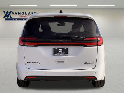 2024 Chrysler Pacifica Hybrid S Appearance Pkg
