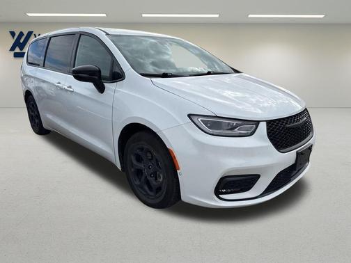 2024 Chrysler Pacifica Hybrid S Appearance Pkg