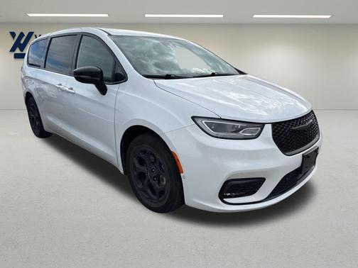 2024 Chrysler Pacifica Hybrid S Appearance Pkg