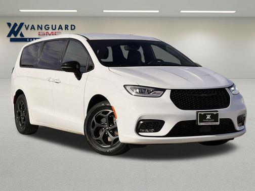 2024 Chrysler Pacifica Hybrid S Appearance Pkg