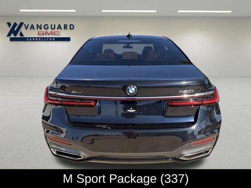 Carbon Black Metallic 2022 BMW 750 i xDrive