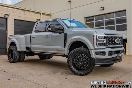 Avalanche 2025 Ford F-450 Platinum