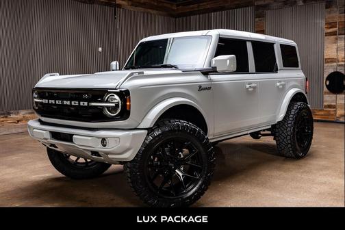 Avalanche Gray 2026 Ford Bronco Outer Banks
