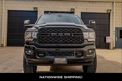 2024 RAM 3500 Big Horn Crew Cab 4x4 8' Box