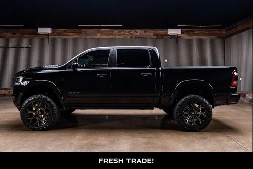 Diamond Black Crystal Pearlcoat 2019 RAM 1500 Laramie