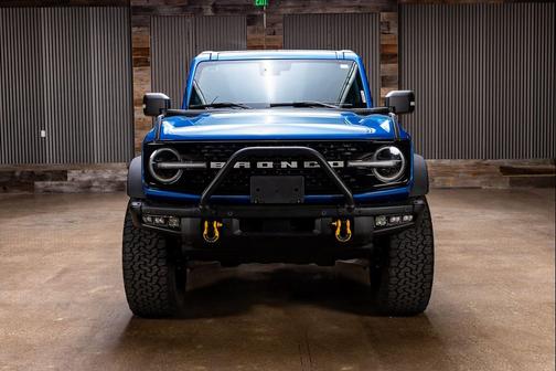 Velocity Blue Metallic 2022 Ford Bronco Wildtrak