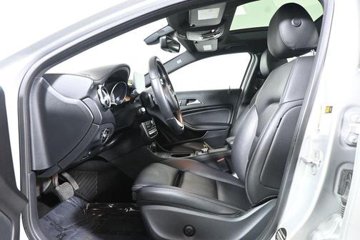 Polar Silver Metallic 2018 Mercedes-Benz GLA 250 Base 4MATIC