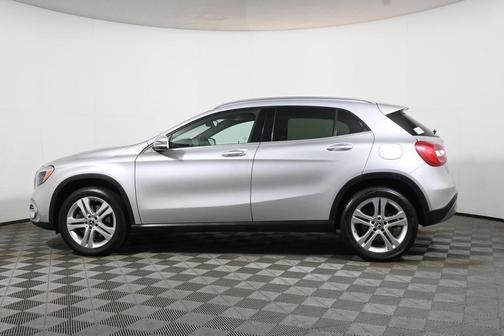 Polar Silver Metallic 2018 Mercedes-Benz GLA 250 Base 4MATIC