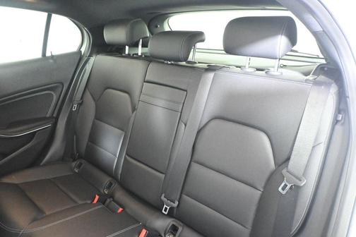 Polar Silver Metallic 2018 Mercedes-Benz GLA 250 Base 4MATIC