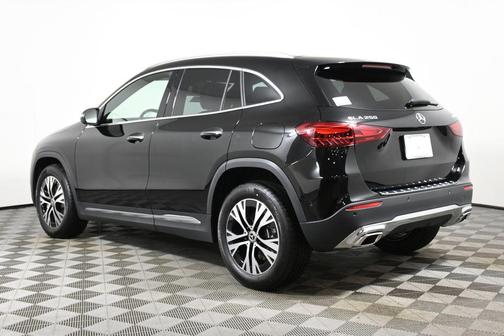 2025 Mercedes-Benz GLA 250 Base 4MATIC
