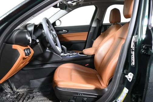 Verde 2021 Alfa Romeo Giulia Base