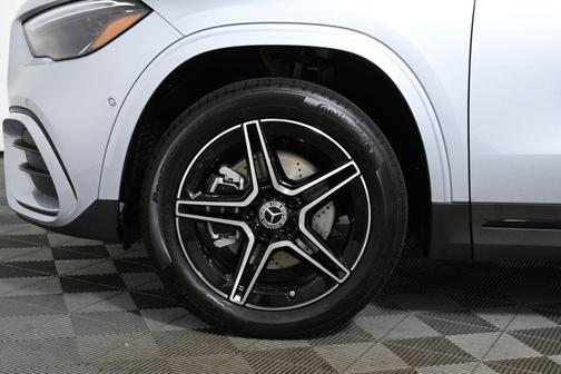 Cirrus Silver Metallic 2026 Mercedes-Benz GLA 250 Base 4MATIC