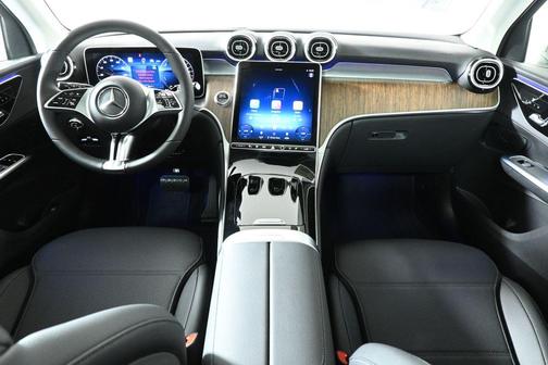 2025 Mercedes-Benz GLC 350e Base 4MATIC