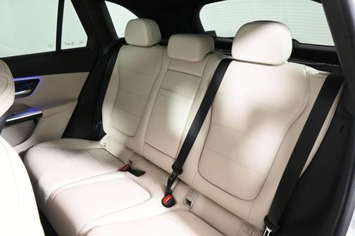 Polar White 2027 Mercedes-Benz GLC 300 4MATIC