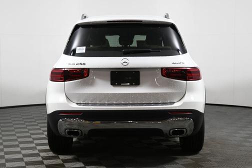 2026 Mercedes-Benz GLB 250 Base 4MATIC