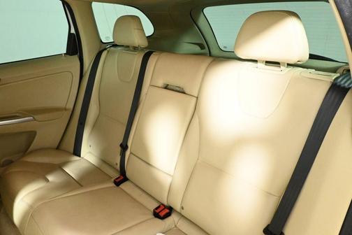 Ice White 2015 Volvo XC60 T5 Premier