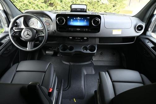 2026 Mercedes-Benz Sprinter 2500 Standard Roof