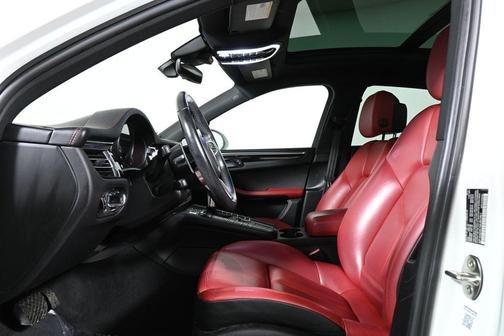 2021 Porsche Macan Base