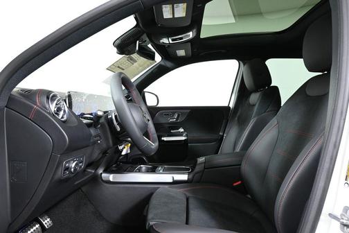 2024 Mercedes-Benz EQB 300 Base 4MATIC