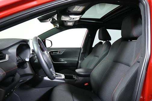 2025 Toyota RAV4 Plug-In Hybrid SE