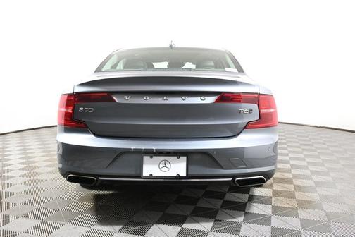 2018 Volvo S90 T6 Momentum