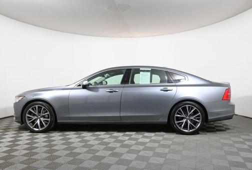 2018 Volvo S90 T6 Momentum