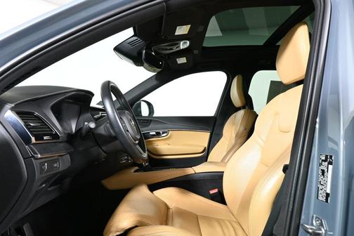 2021 Volvo XC90 T6 Inscription 7 Passenger