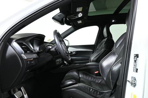 2019 Volvo XC90 T5 R-Design