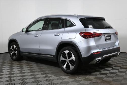 2026 Mercedes-Benz GLA 250 Base 4MATIC