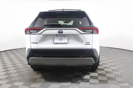 Ice 2023 Toyota RAV4 Hybrid XSE