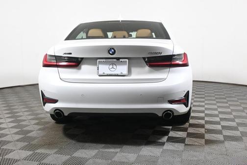 White Metallic 2022 BMW 330 i xDrive