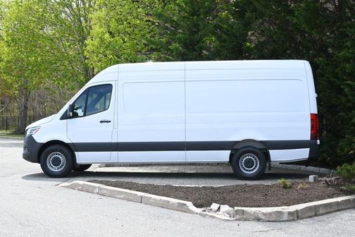 White 2026 Mercedes-Benz Sprinter 2500 170 WB