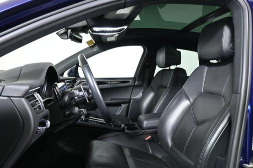 2022 Porsche Macan Base