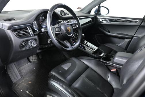 2022 Porsche Macan Base