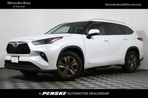 2023 Toyota Highlander Hybrid Bronze Edition