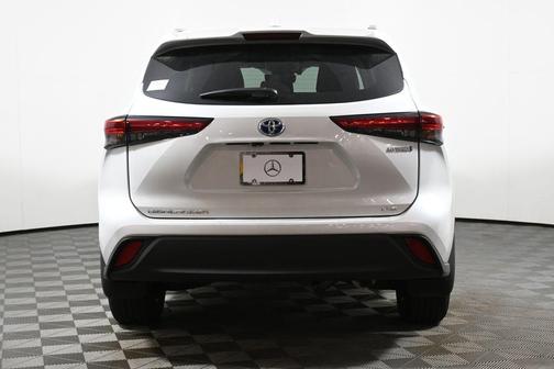 2023 Toyota Highlander Hybrid Bronze Edition