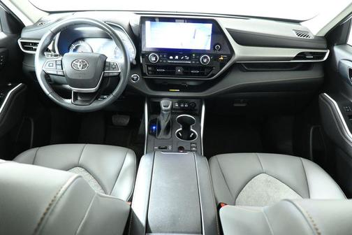 2023 Toyota Highlander Hybrid Bronze Edition