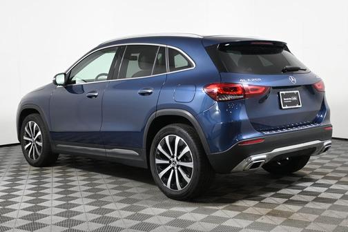 2022 Mercedes-Benz GLA 250 Base 4MATIC