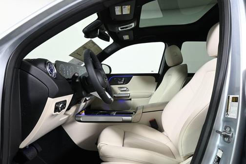 2026 Mercedes-Benz GLB 250 Base 4MATIC
