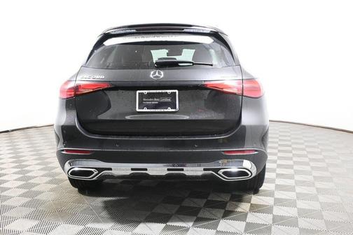 Graphite Gray Metallic 2026 Mercedes-Benz GLC 300 Base 4MATIC