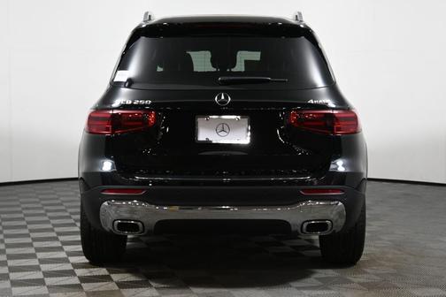 2026 Mercedes-Benz GLB 250 Base 4MATIC