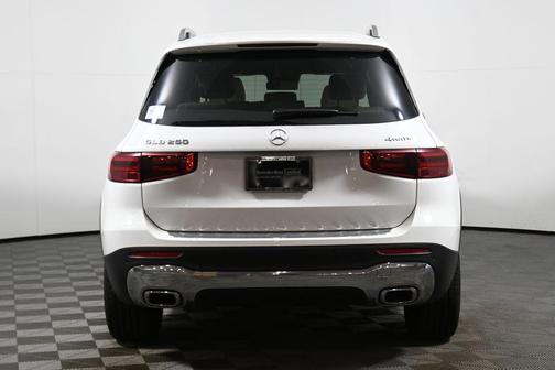 2026 Mercedes-Benz GLB 250 Base 4MATIC