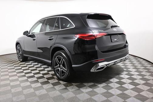 Black 2027 Mercedes-Benz GLC 300 4MATIC