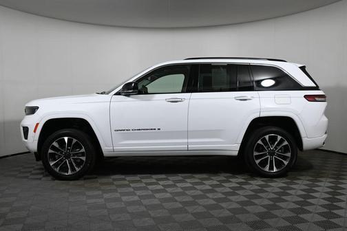 2022 Jeep Grand Cherokee Overland