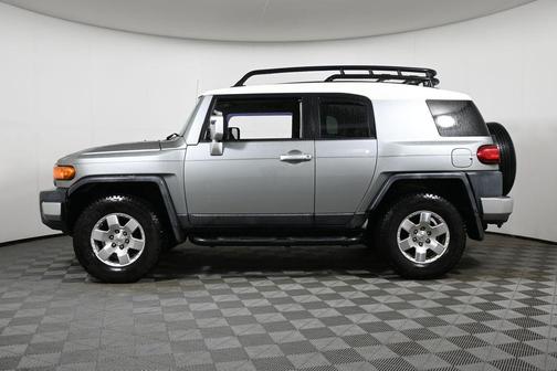 2009 Toyota FJ Cruiser Base (Retail Orders Only) (A5)