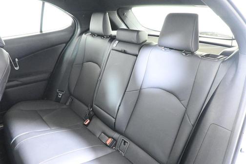White Pearl 2024 Lexus UX 250h Premium