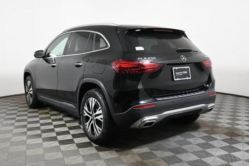 2025 Mercedes-Benz GLA 250 Base 4MATIC